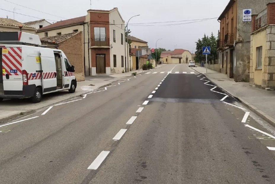¿Sabes qué significa la nueva señalización horizontal de las carreteras españolas?