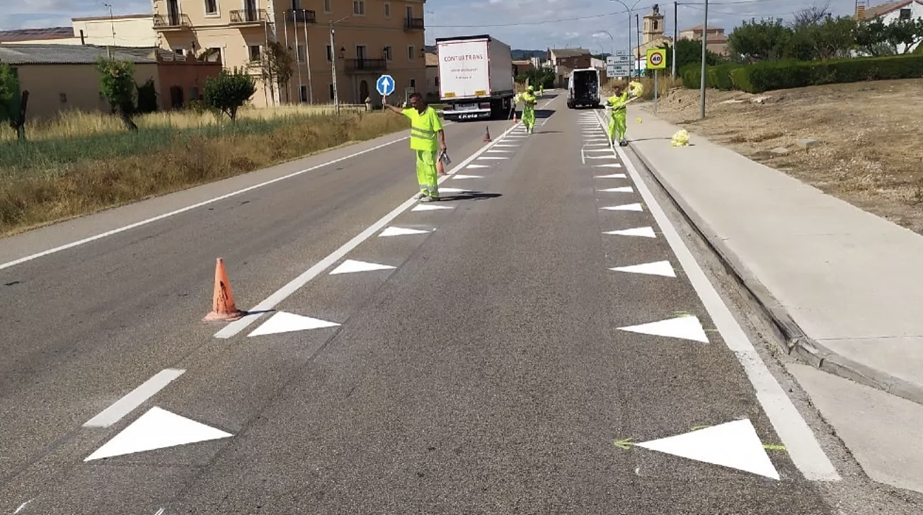 Dientes de dragón: ¿qué significan estas nuevas marcas viales en las carreteras españolas?