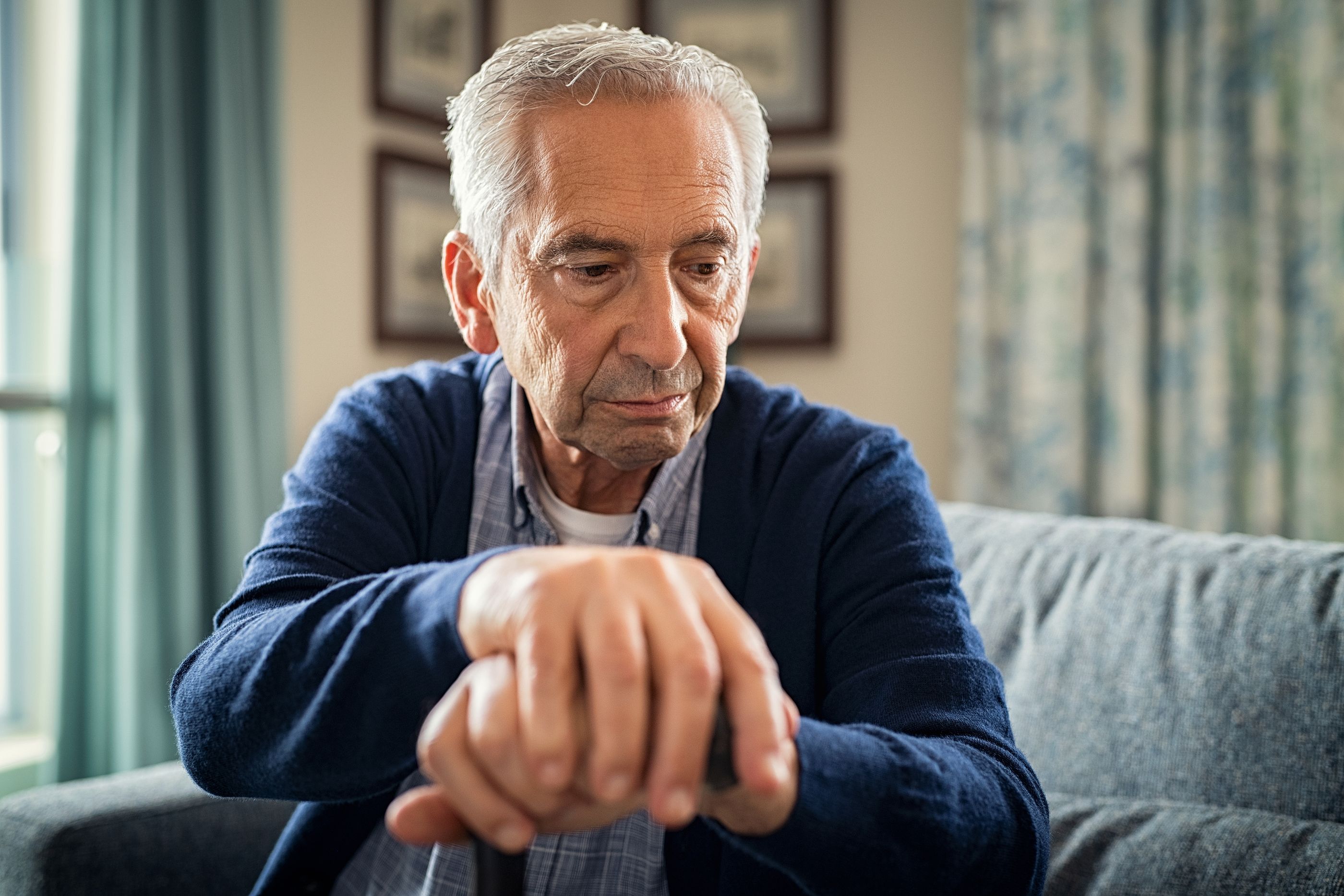 Dos de cada tres cuidadores de personas con alzhéimer creen que el paciente empeoró en la pandemia