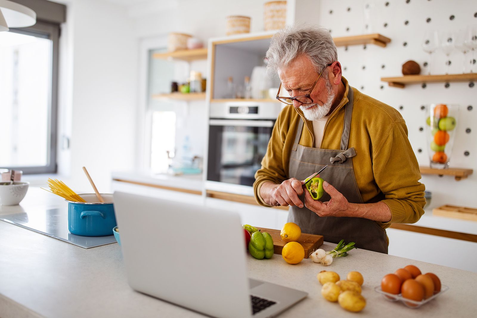 Si tu nuevo propósito es cocinar más, estos utensilios de Lidl llegan en el mejor momento (Foto Bigstock)