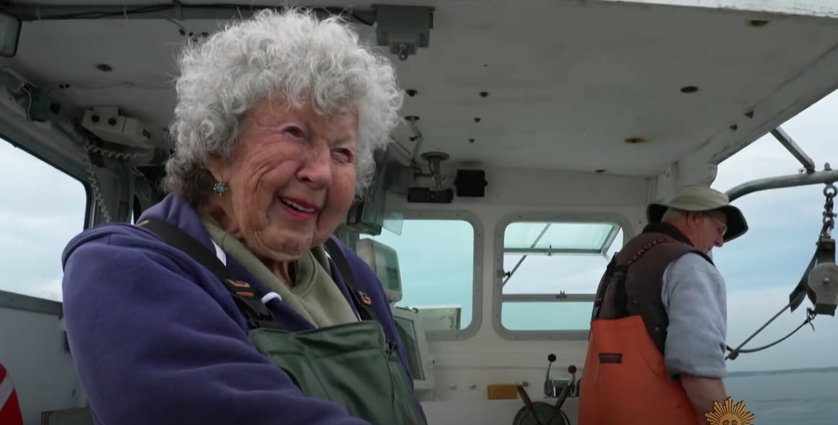 Virgine Oliver, la centenaria que lleva más de 90 años pescando langostas