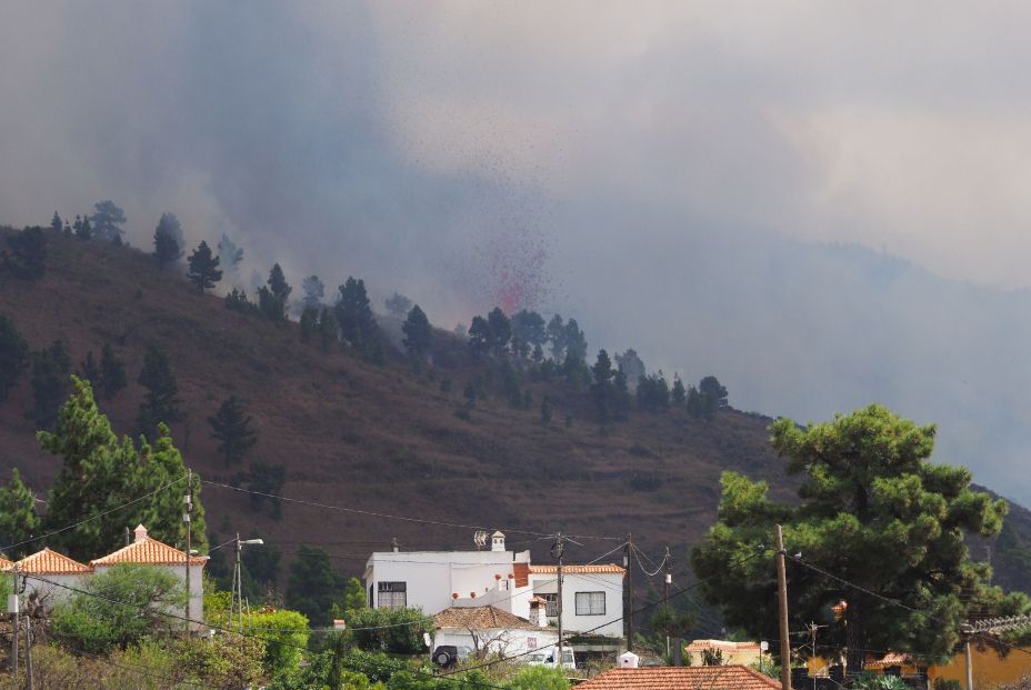 EuropaPress 3947077 boca eruptiva expulsa lava piroclastos zona cabeza vaca 19 septiembre 2021