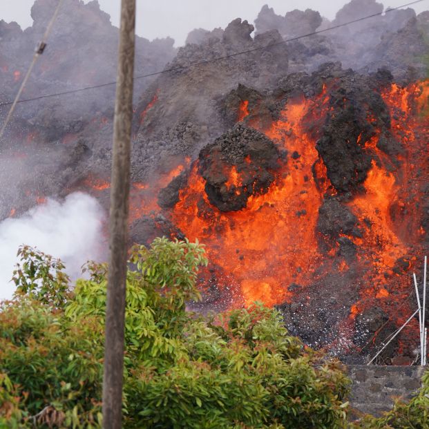 EuropaPress 3949630 lava avanzando zona cabeza vaca 20 septiembre 2021 paso palma santa cruz (1)