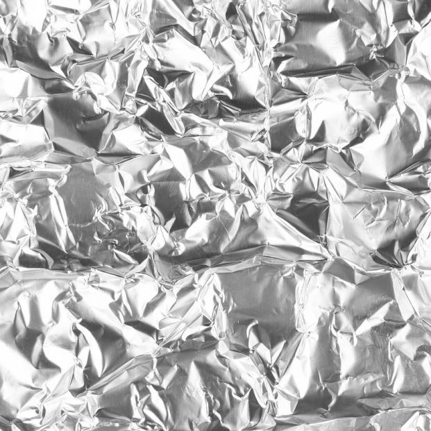 Por qué deberías de dejar de utilizar papel de aluminio para congelar la comida