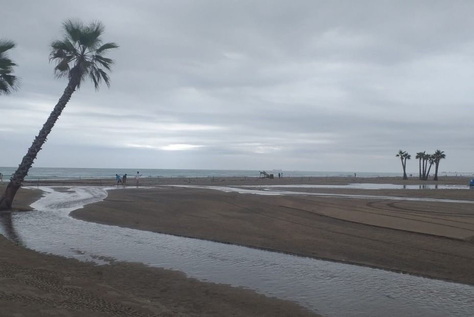 EuropaPress 3935763 playa canet den berenguer lluvias torrenciales lunes