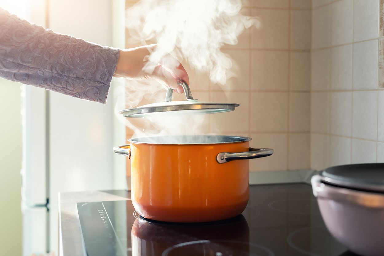 Elimina el olor a comida en casa: haz pan tostado o prepara café 