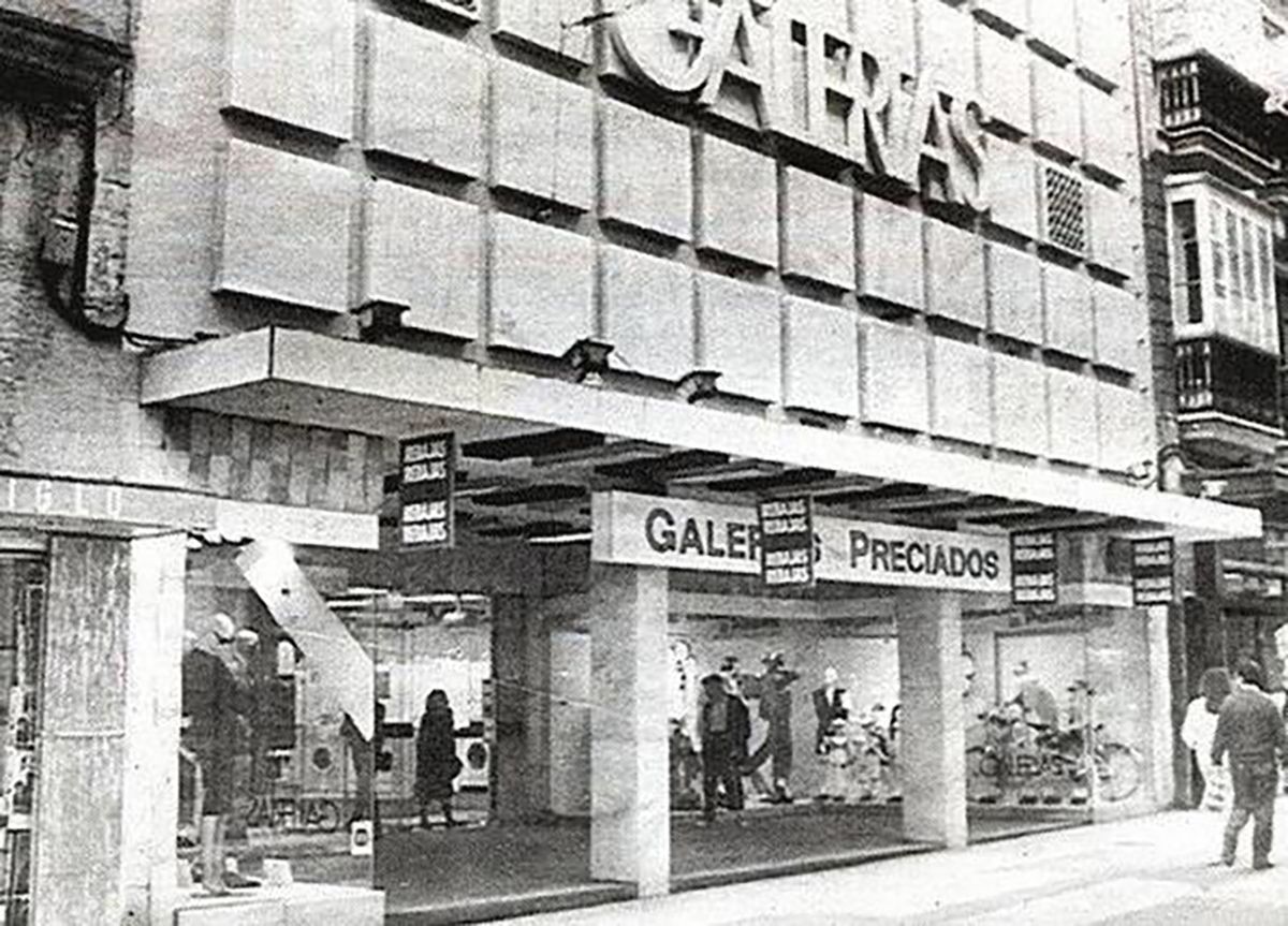BBVA reclama a un cliente 4 céntimos por una compra en Galerías Preciados, desaparecida hace 26 años
