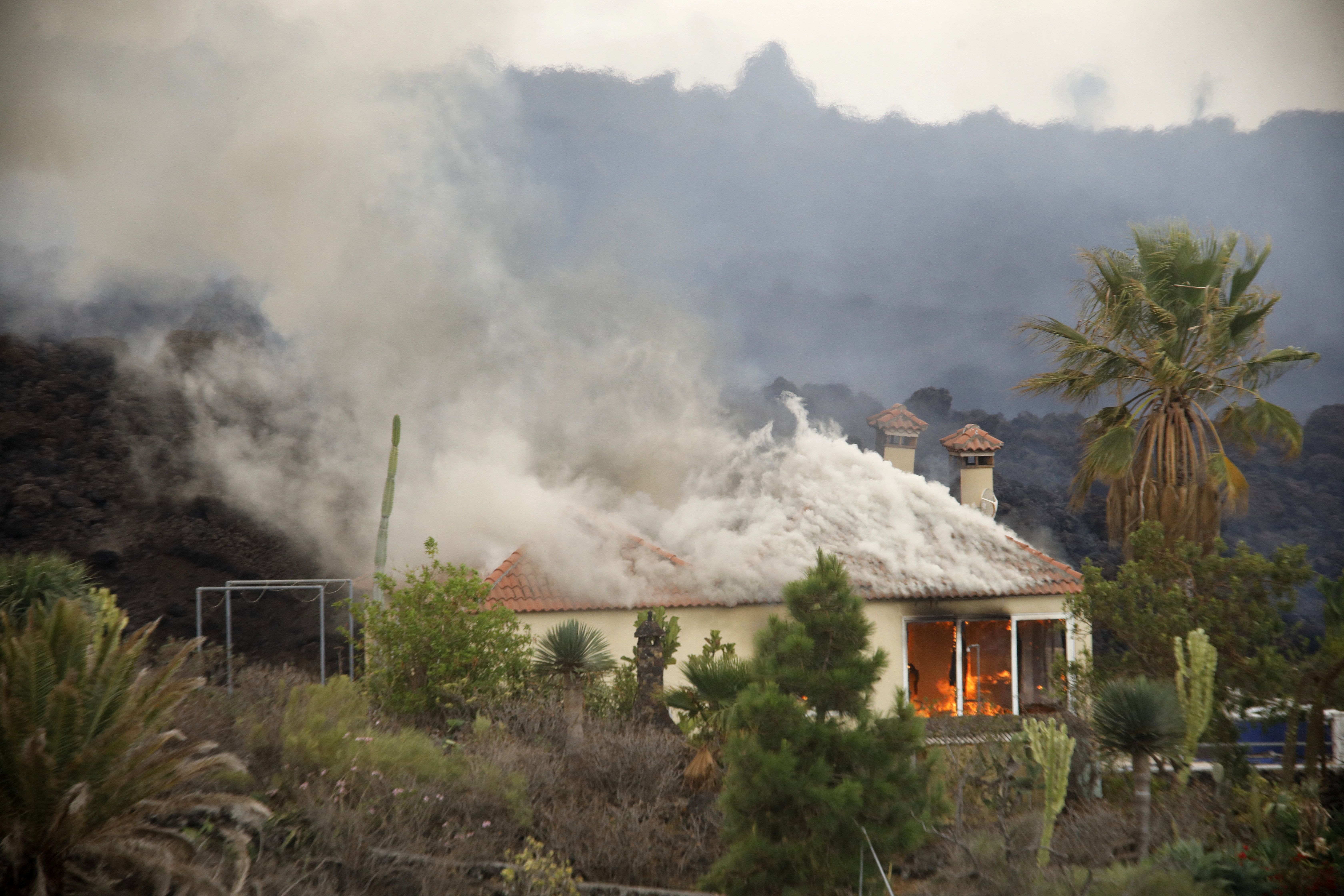 Los damnificados de La Palma priorizan la necesidad de vivienda a las ayudas: "Es lo más urgente"