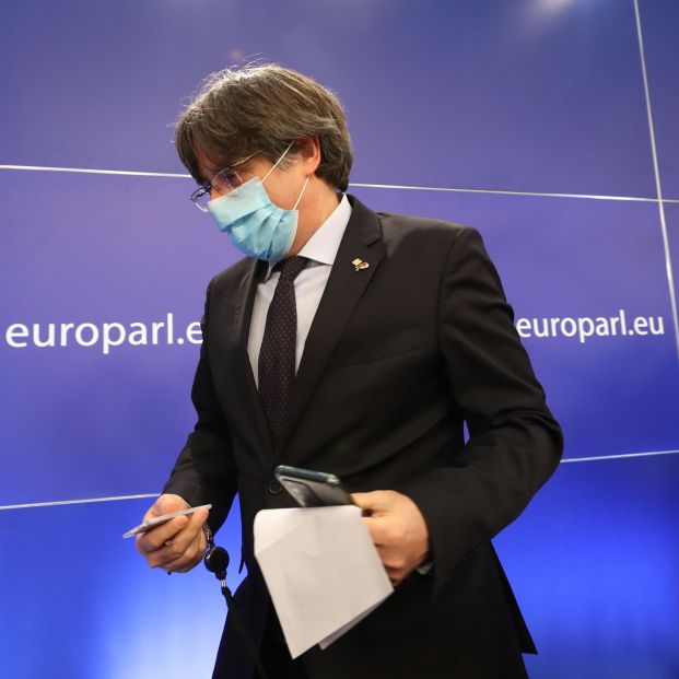 Puigdemont queda en libertad pero no podrá salir de Cerdeña Puigdemont queda en libertad pero no podrá salir de Cerdeña