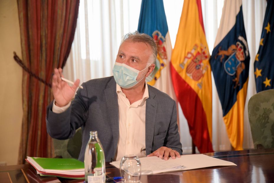 EuropaPress 3958292 presidente gobierno canarias angel victor torres reunion miembros consejo