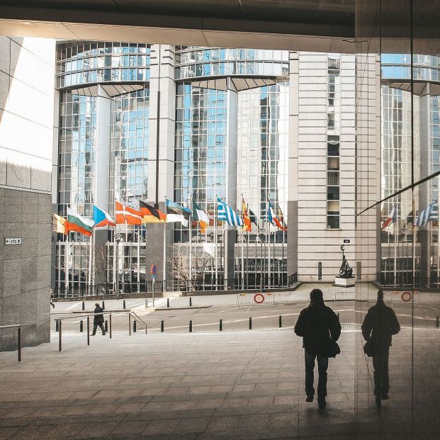 Rumbo a Bruselas: Los pensionistas se manifiestan ante el Parlamento Europeo