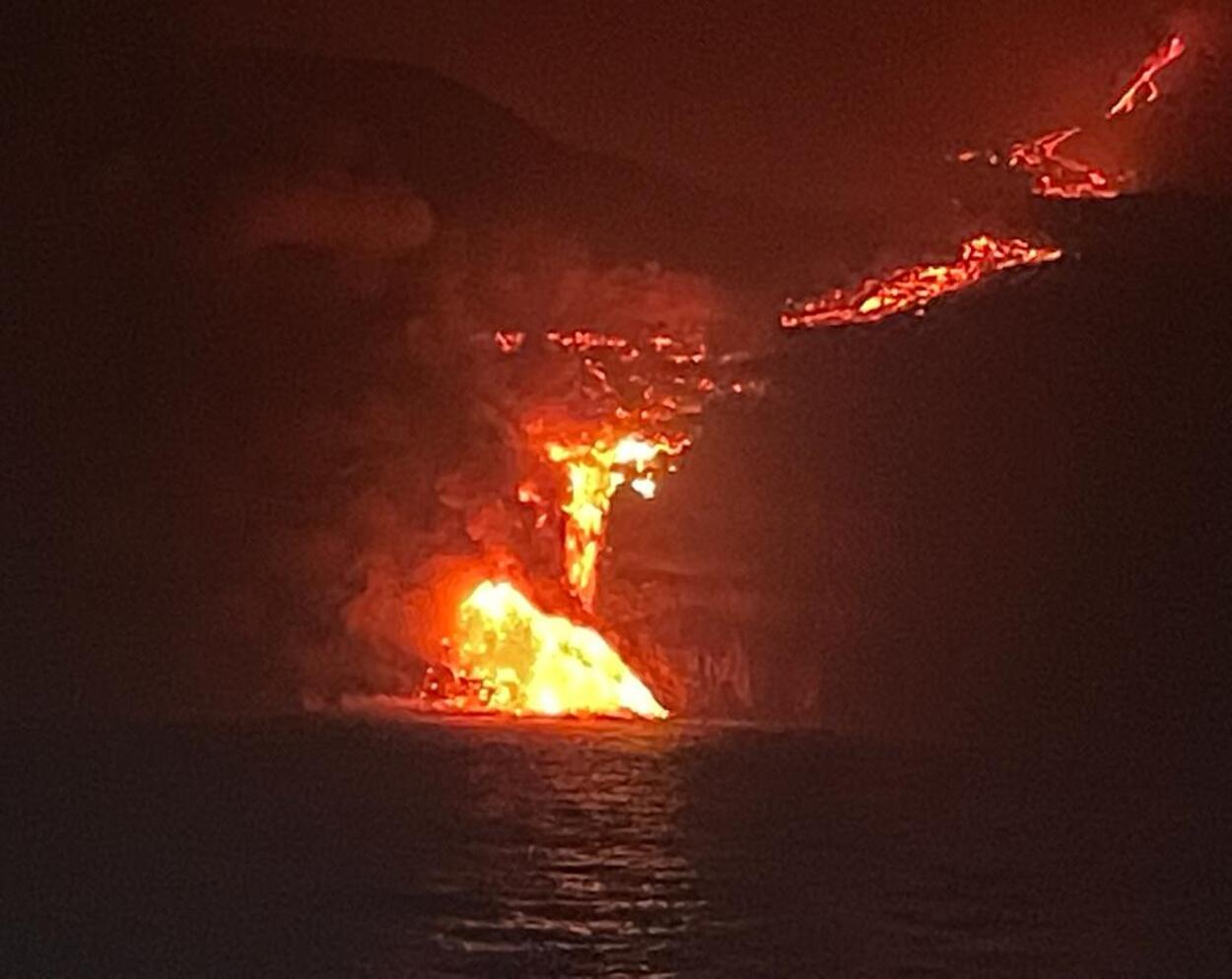 La lava llega al mar: ¿y ahora qué? La lava llega al mar: ¿y ahora qué?
