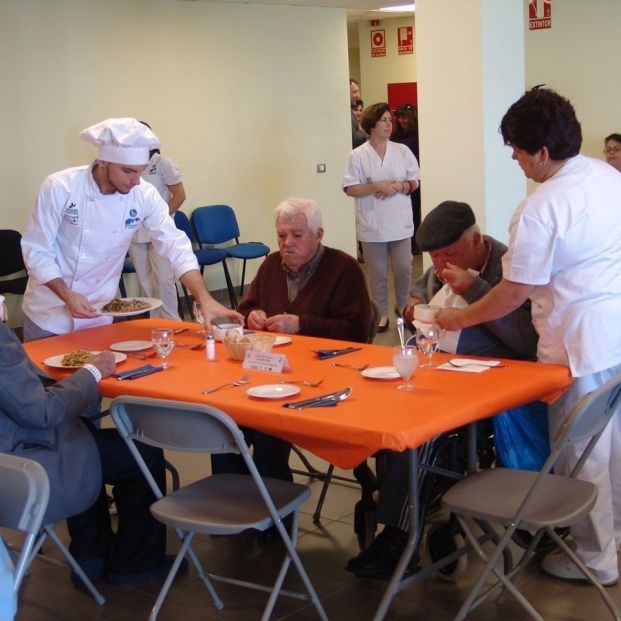 Denuncian que los mayores de una residencia de San Sebastian pasaban 14 horas sin comer