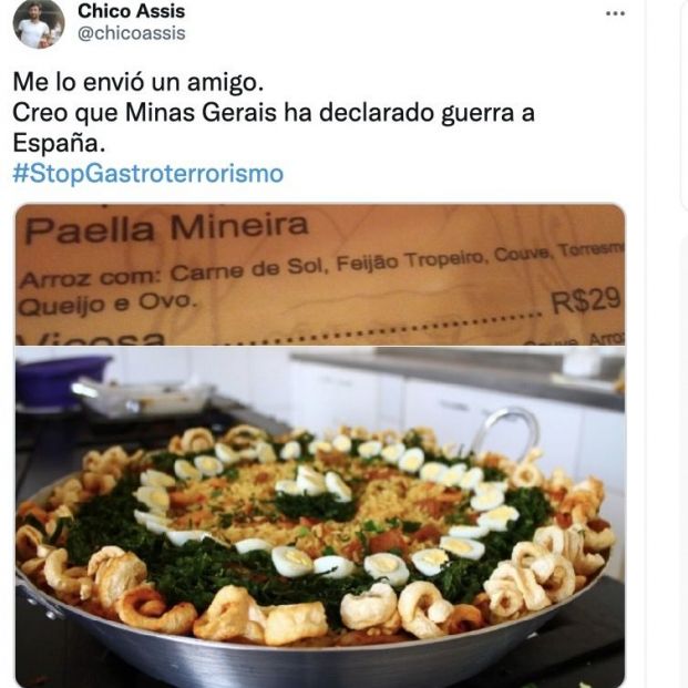 Paella con huevo y algas. (Foto: @chicoassis. Twitter)