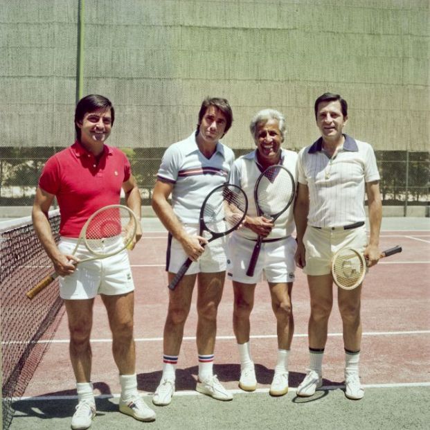 Adolfo Suárez con Manuel Santana y dos amigos. Foto  Presidencia del Gobierno