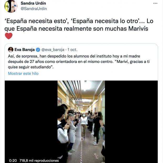 Tuit sobre la despedida que le hacen los alumnos a la orientadora. "España necesita muchas Marivís" (Foto: Twitter. @SandraUrdin)