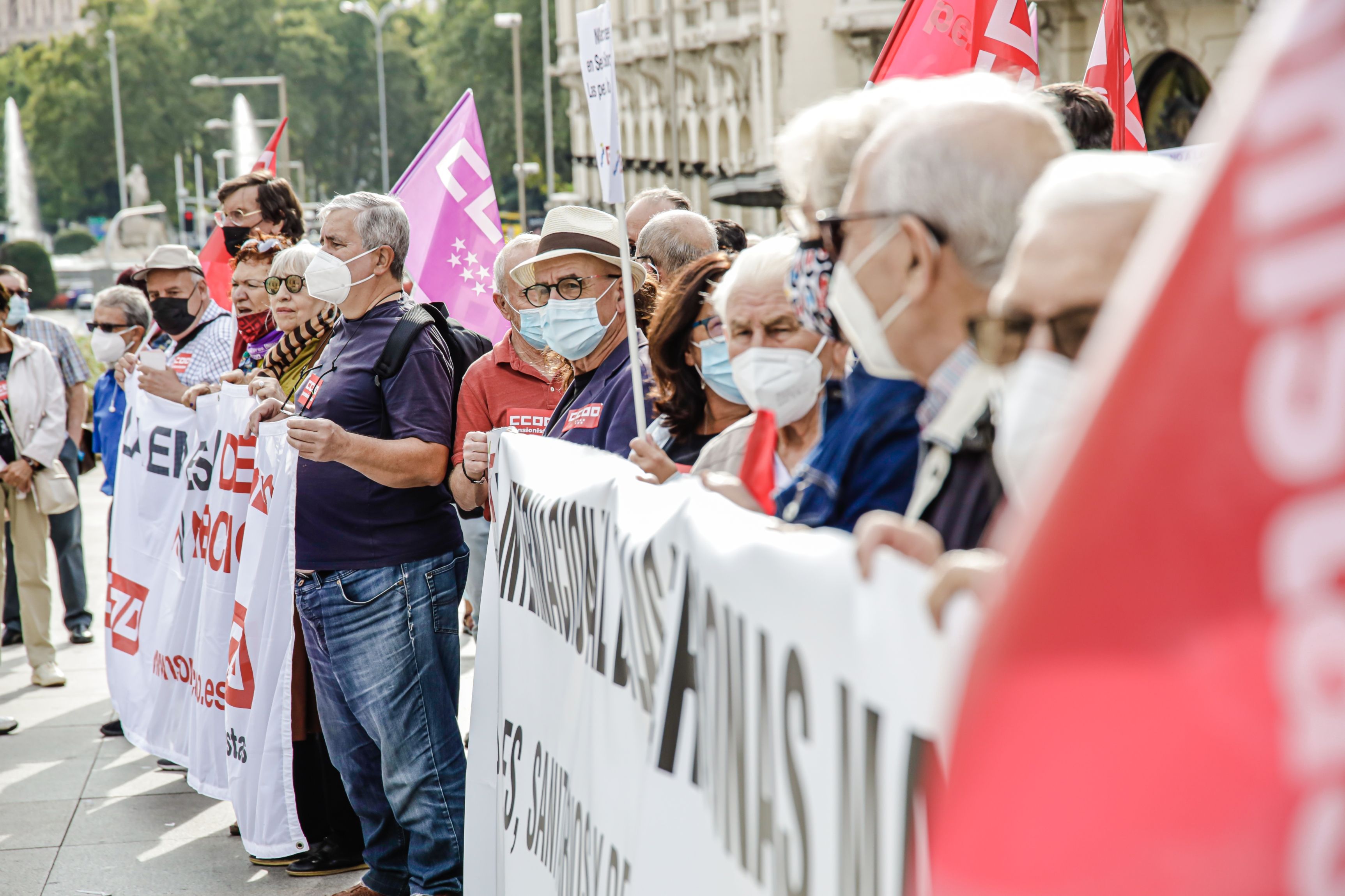 Las pensiones pueden subir hasta un 2,5% en 2022,  según el dato de la inflación media de este año (Europa Press)