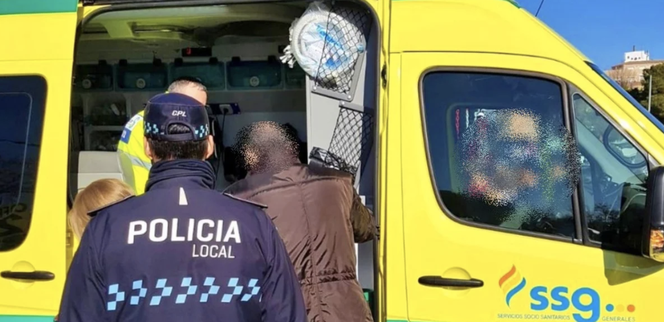 Una mujer de 89 años resulta herida al introducirse una rueda de su silla en una alcantarilla
