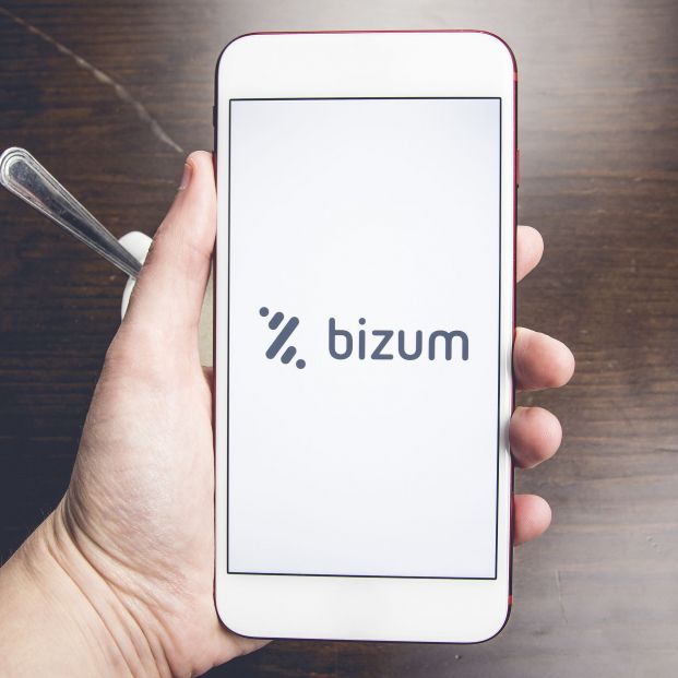Las tres estafas más comunes en Bizum y cómo evitarlas (Foto-Bigstock) 2