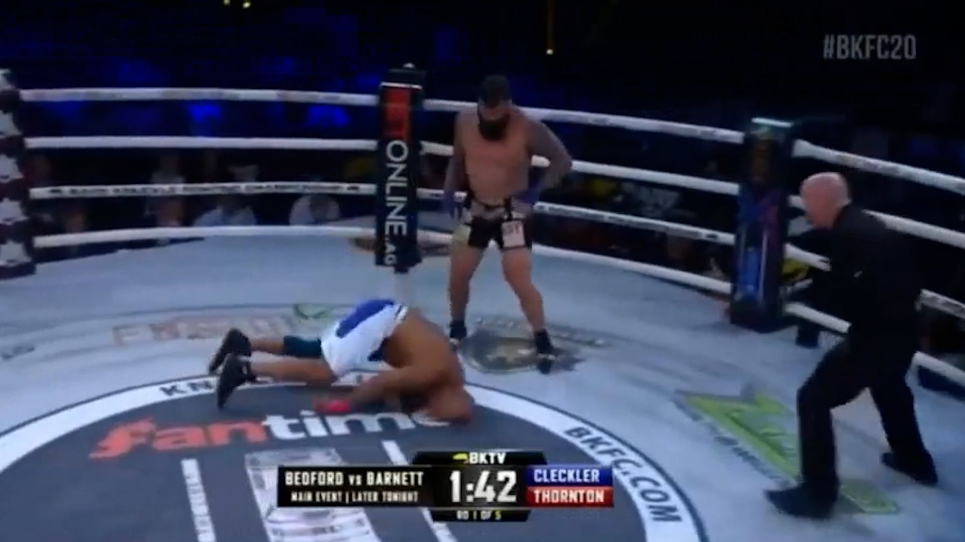 Muere el luchador Justin Thornton tras sufrir un brutal K.O. en un combate de boxeo sin guantes