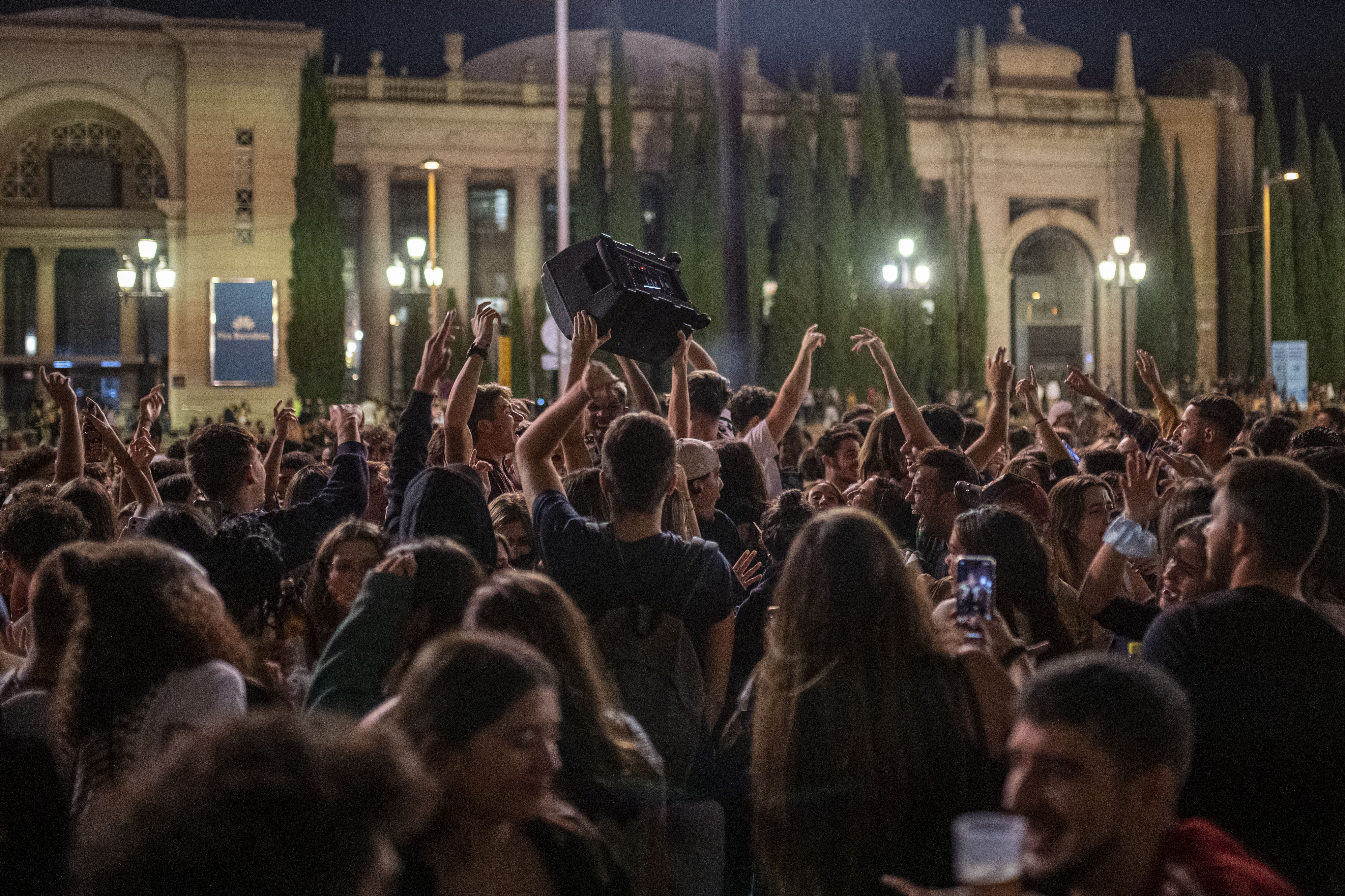 ¿Hay riesgo de una ola silenciosa de Covid entre vacunados este otoño? Los expertos responden