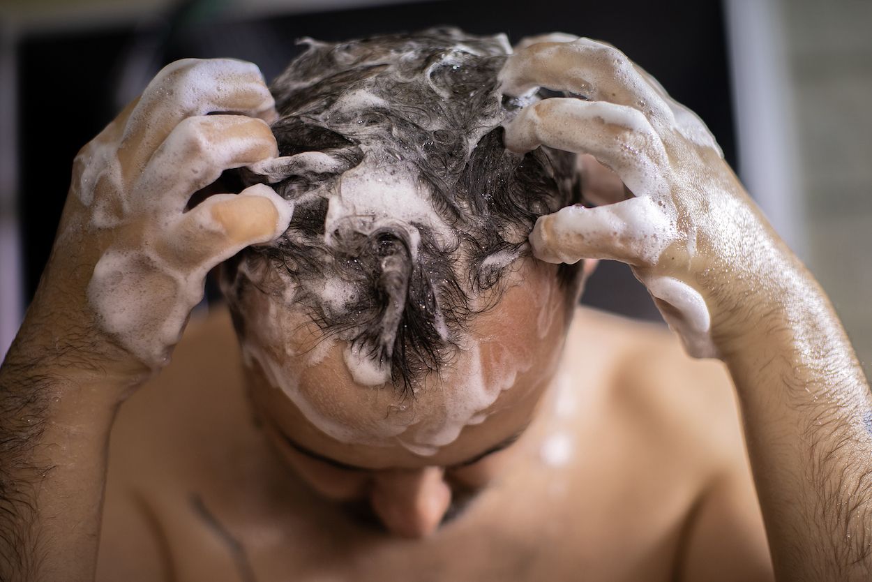 Adiós a las canas con estos champús