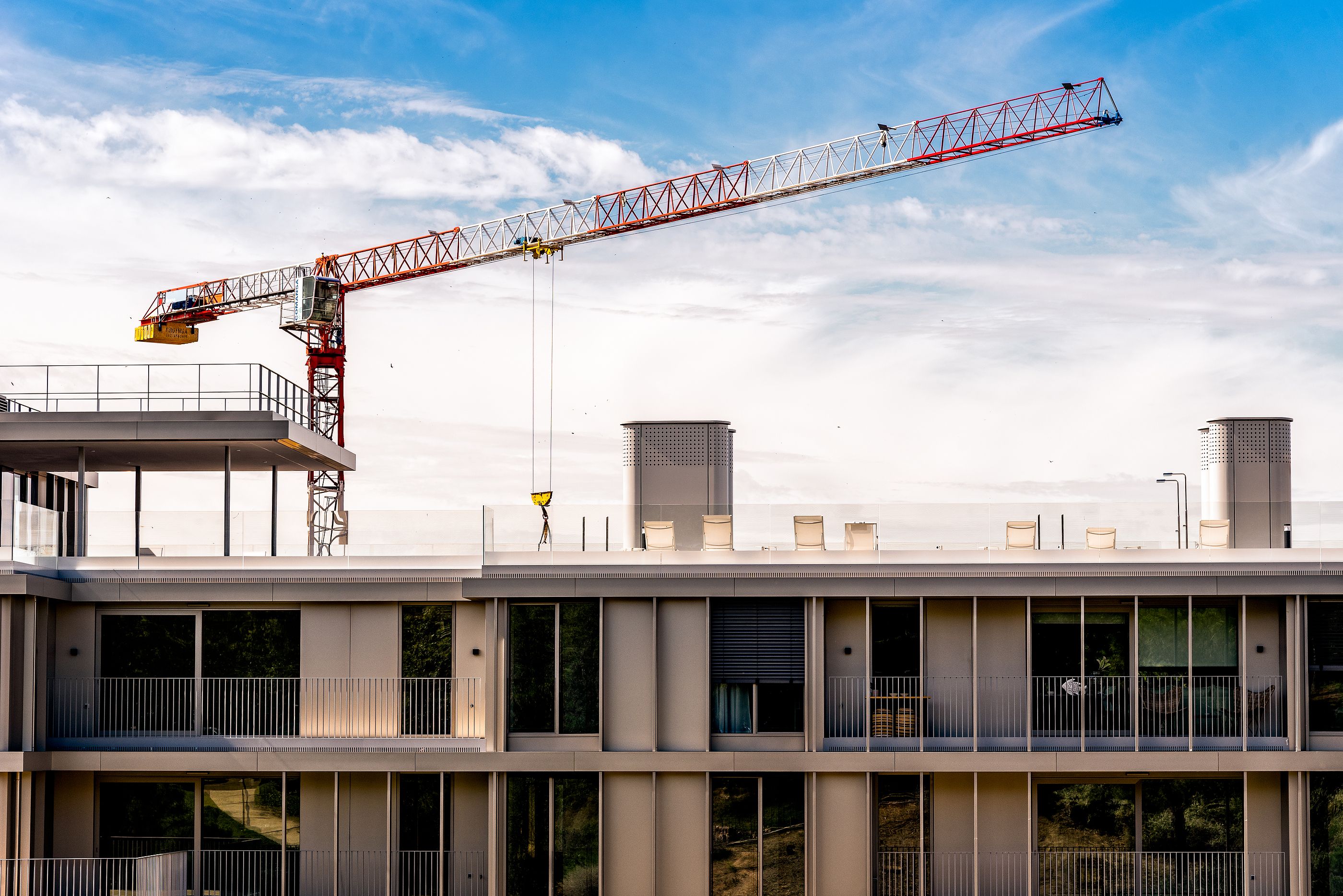 Un 40% de constructoras ha cancelado o retrasado obras por el alza de las materias primas