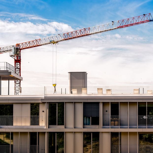 Un 40% de constructoras ha cancelado o retrasado obras por el alza de las materias primas Un 40% de constructoras ha cancelado o retrasado obras por el alza de las materias primas