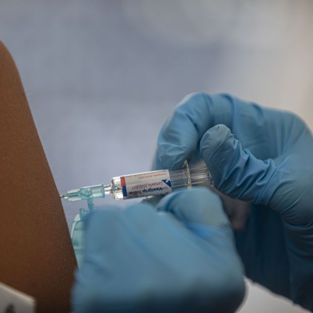 La vacunación de la gripe se convierte en la prioridad, al desconcerse el comportamiento del Covid