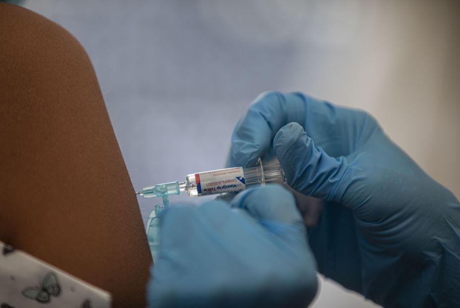 La vacunación de la gripe se convierte en la prioridad, al desconcerse el comportamiento del Covid