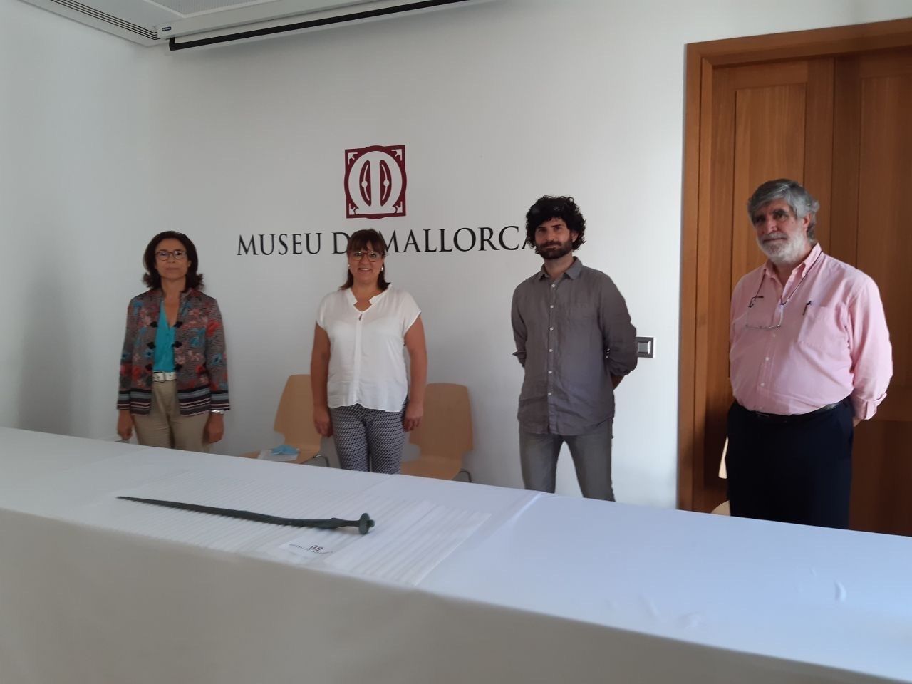 Un estudio demuestra que la espada prehistórica hallada en Mallorca en 2019 no fue usada como arma. Foto: Europa Press