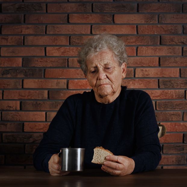La desnutrición es tres veces más frecuente en los mayores de 70 años: descubre cómo prevenirla (Foto: Bigstock)