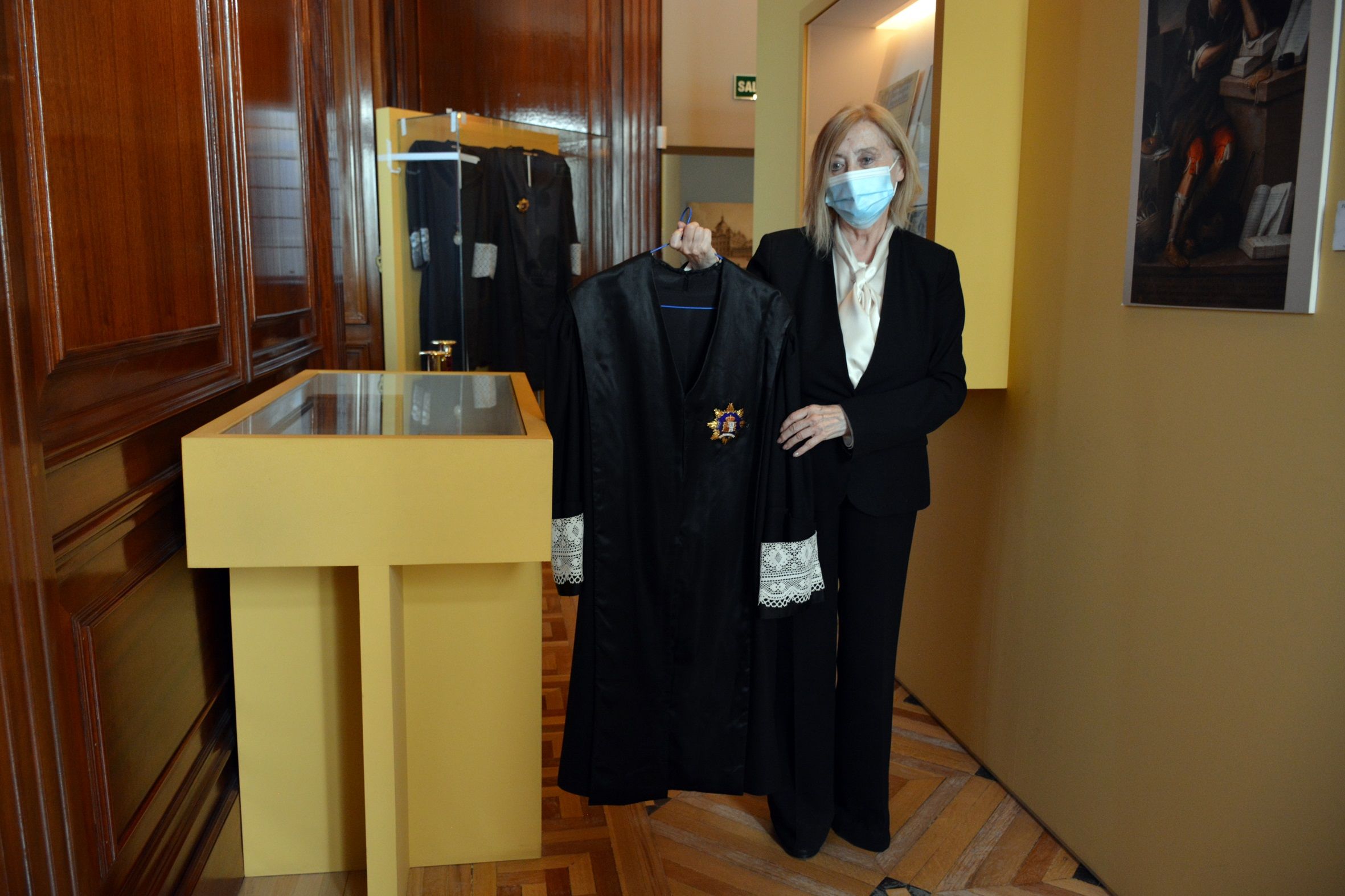 Milagros Calvo, la primera magistrada del Supremo, dona su toga al museo del tribunal. Foto: Europa Press