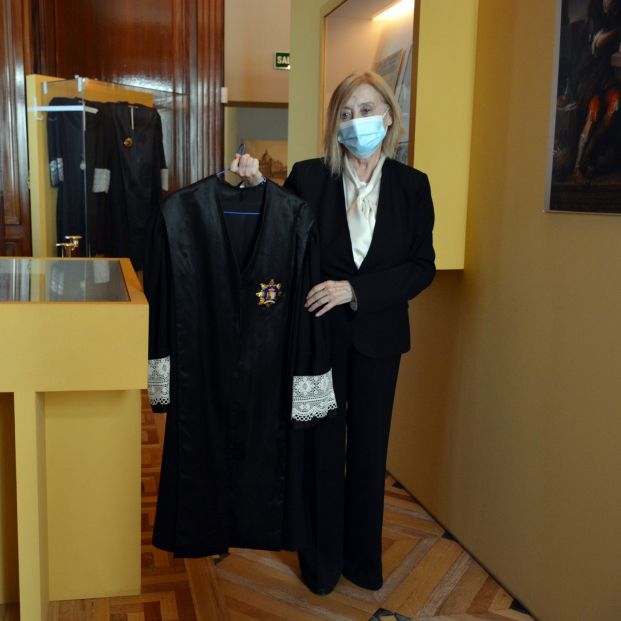 Milagros Calvo, la primera magistrada del Supremo, dona su toga al museo del tribunal. Foto: Europa Press