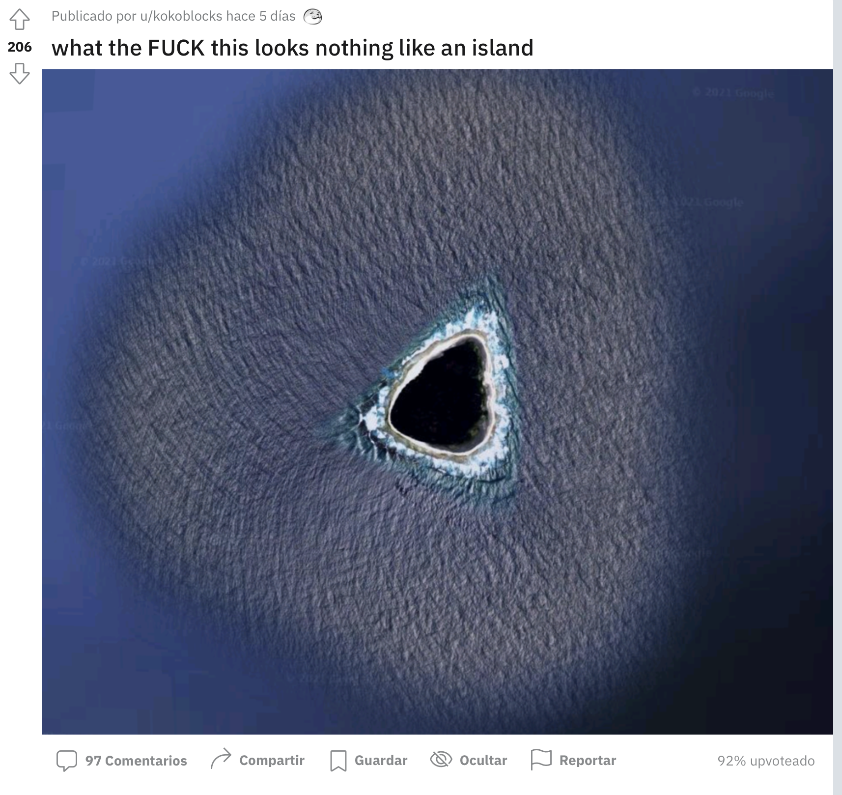 El agujero misterioso hallado en Google Maps es una isla deshabitada. Foto: Reddit