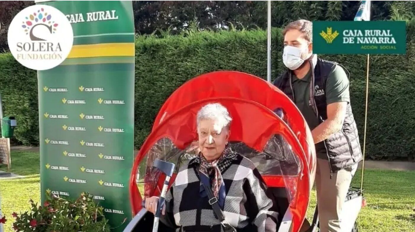 'En bici sin edad', paseos en bicicleta para los mayores de Pamplona