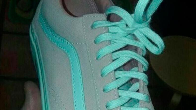 ¿Rosas y blancas o grises y verdes?: el color de estas zapatillas vuelve a dividir al mundo