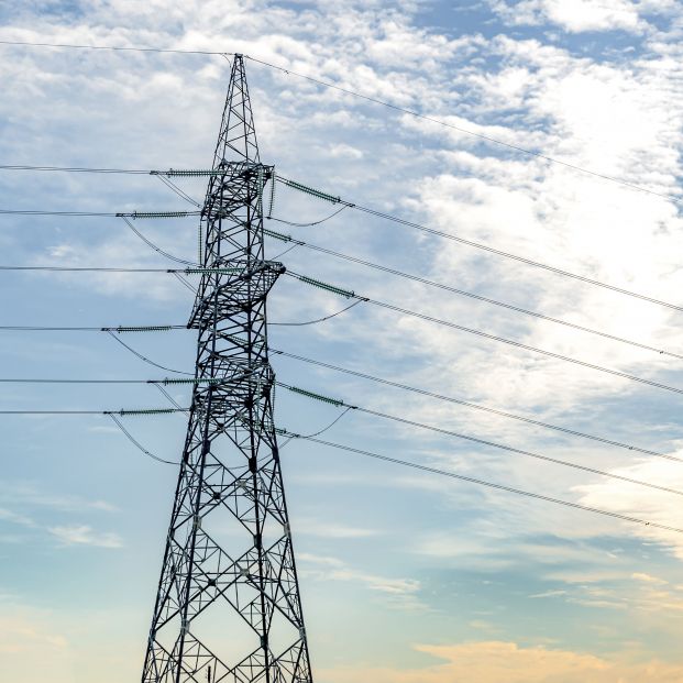 El precio de la luz vuelve a las subidas: un 3,2% este jueves, alcanzando los 207,92 euros/MWh. Foto: Bigstock