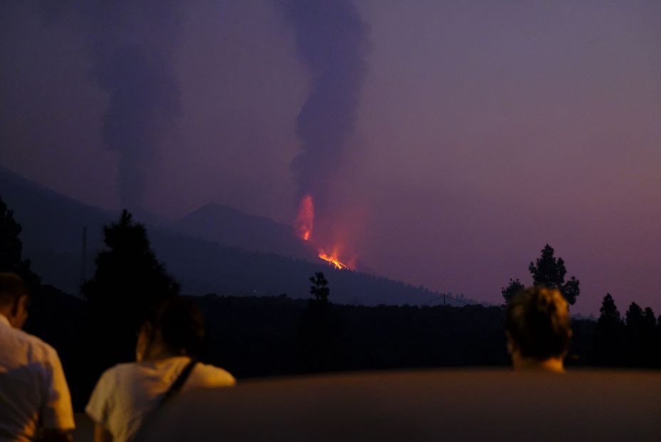 EuropaPress 4010309 bocas eruptivas volcan cumbre vieja 16 octubre 2021 palma canarias espana