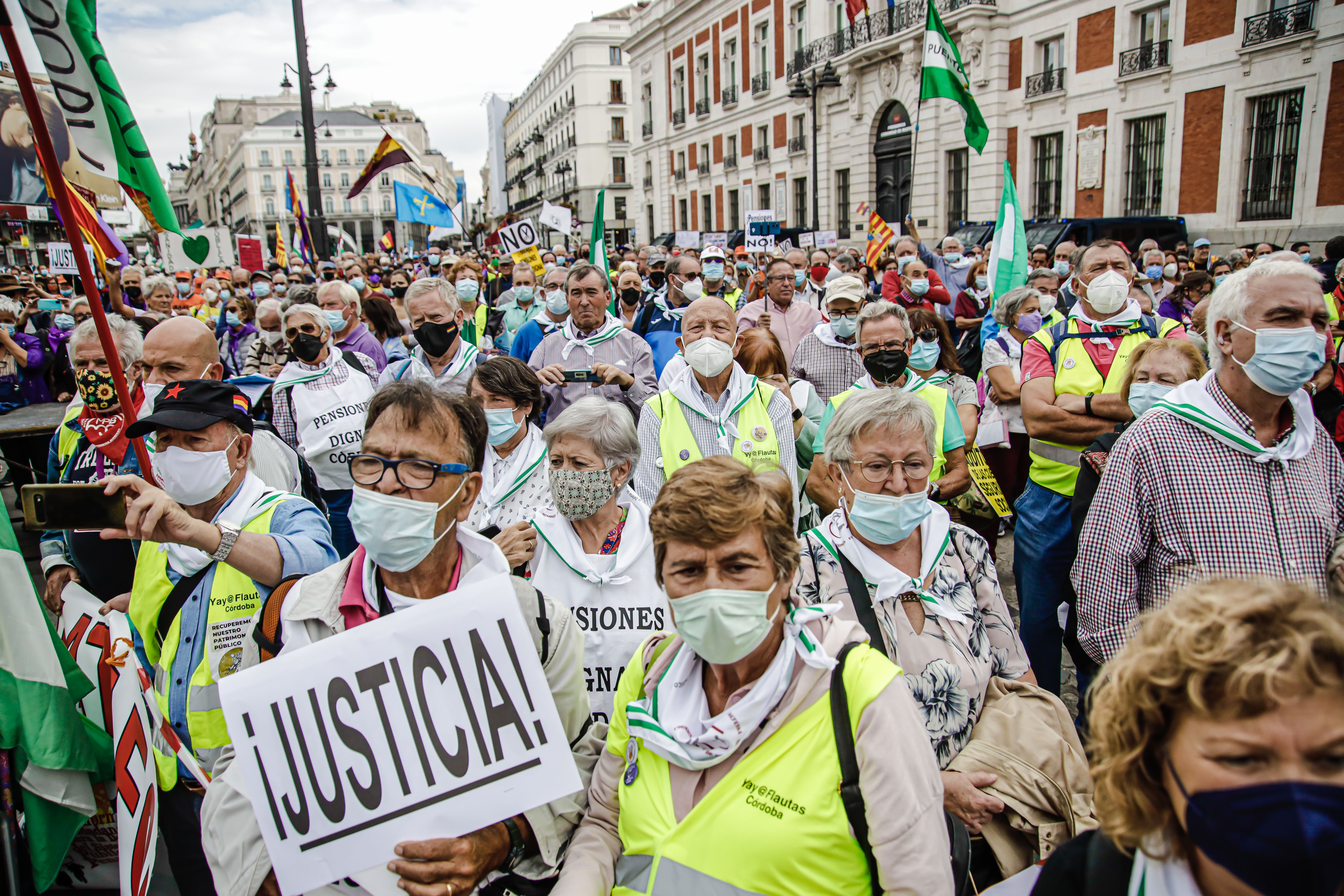 Los puntos negros de las pensiones en los PGE para 2022: poca claridad en gastos e ingresos