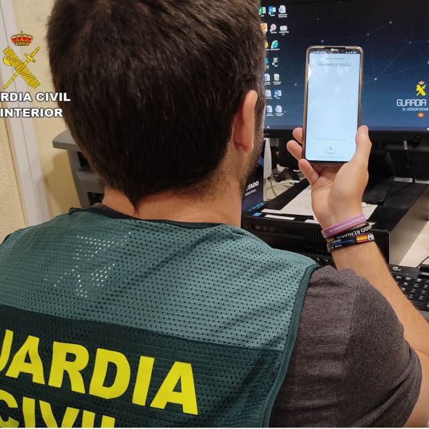 Una mujer mayor discapacitada, vejada por dos menores: le quemaron el pelo para difundirlo en redes