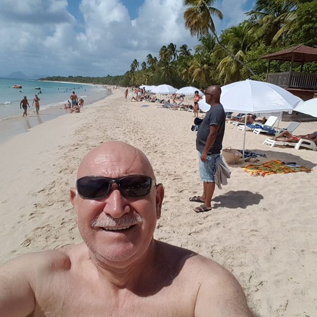 Francisco Vaño en una playa del caribe durante una de sus travesías (Foto: cedida)