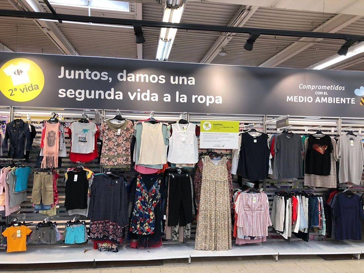 Carrefour comienza a vender en España ropa de segunda mano