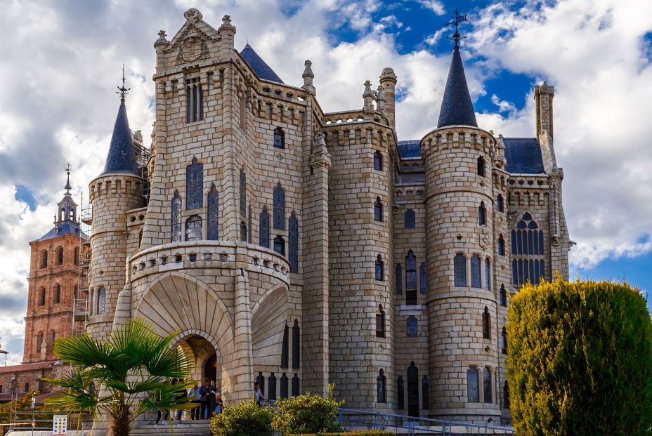 Astorga, marcada por el Camino de Santiago y Gaudí. Palacio Gaudí