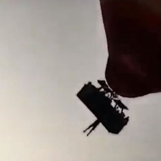 VÍDEO: Muere un joven tras caer al vacío desde un globo aerostático