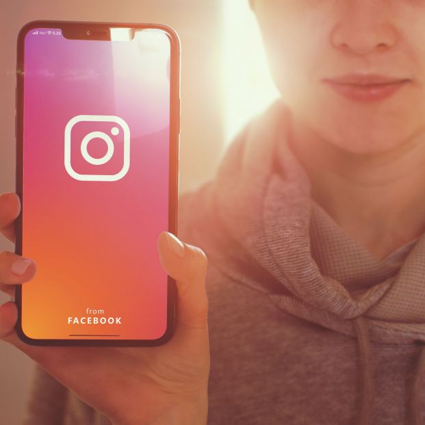 Dos de cada tres fotos que se suben a Instagram son de personas solas