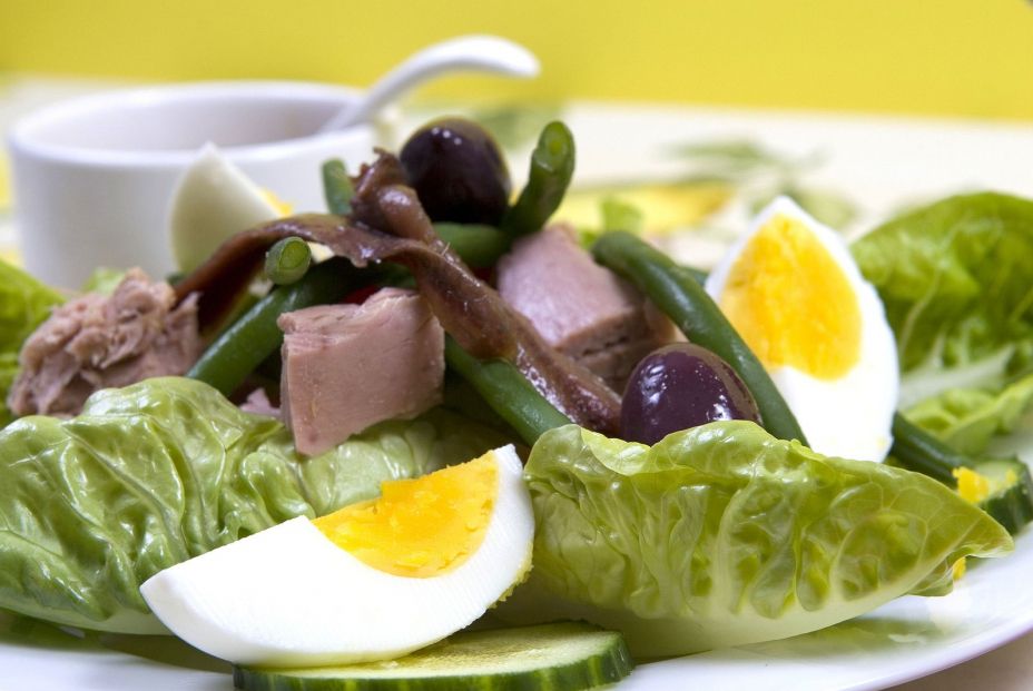 5 formas saludables de cocinar los huevos: ensalada huevo cocido