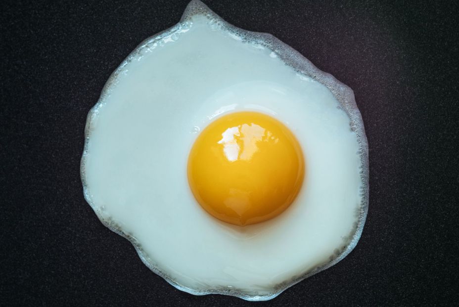 5 formas saludables de cocinar los huevos: huevo a la plancha