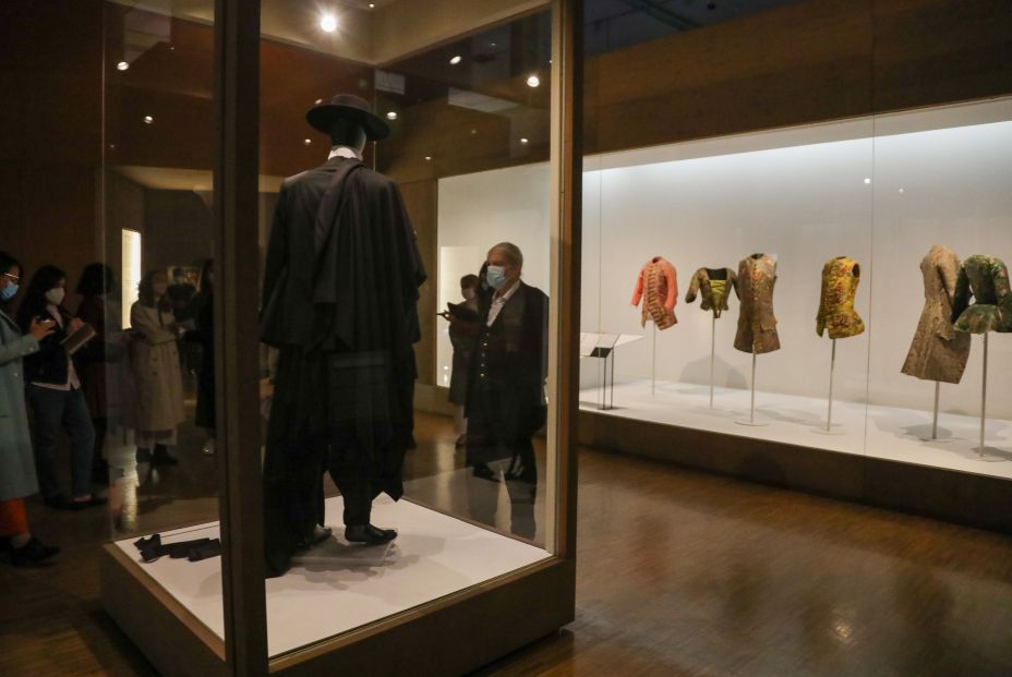 museo traje vuelve a abrir