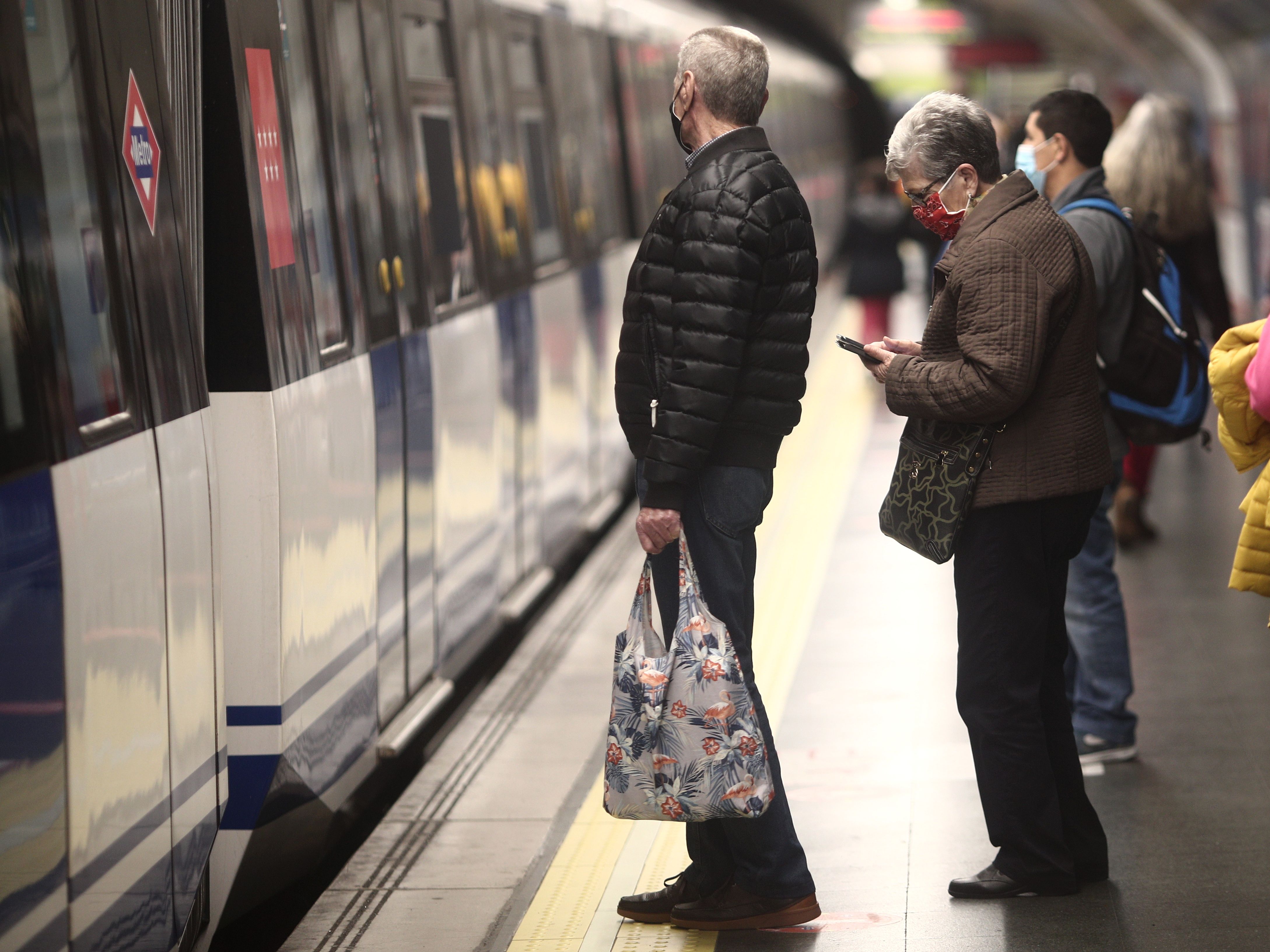 Rebajas en el abono transporte de Madrid: ¿Quiénes pagarán menos a partir de enero? Foto: Europa Press
